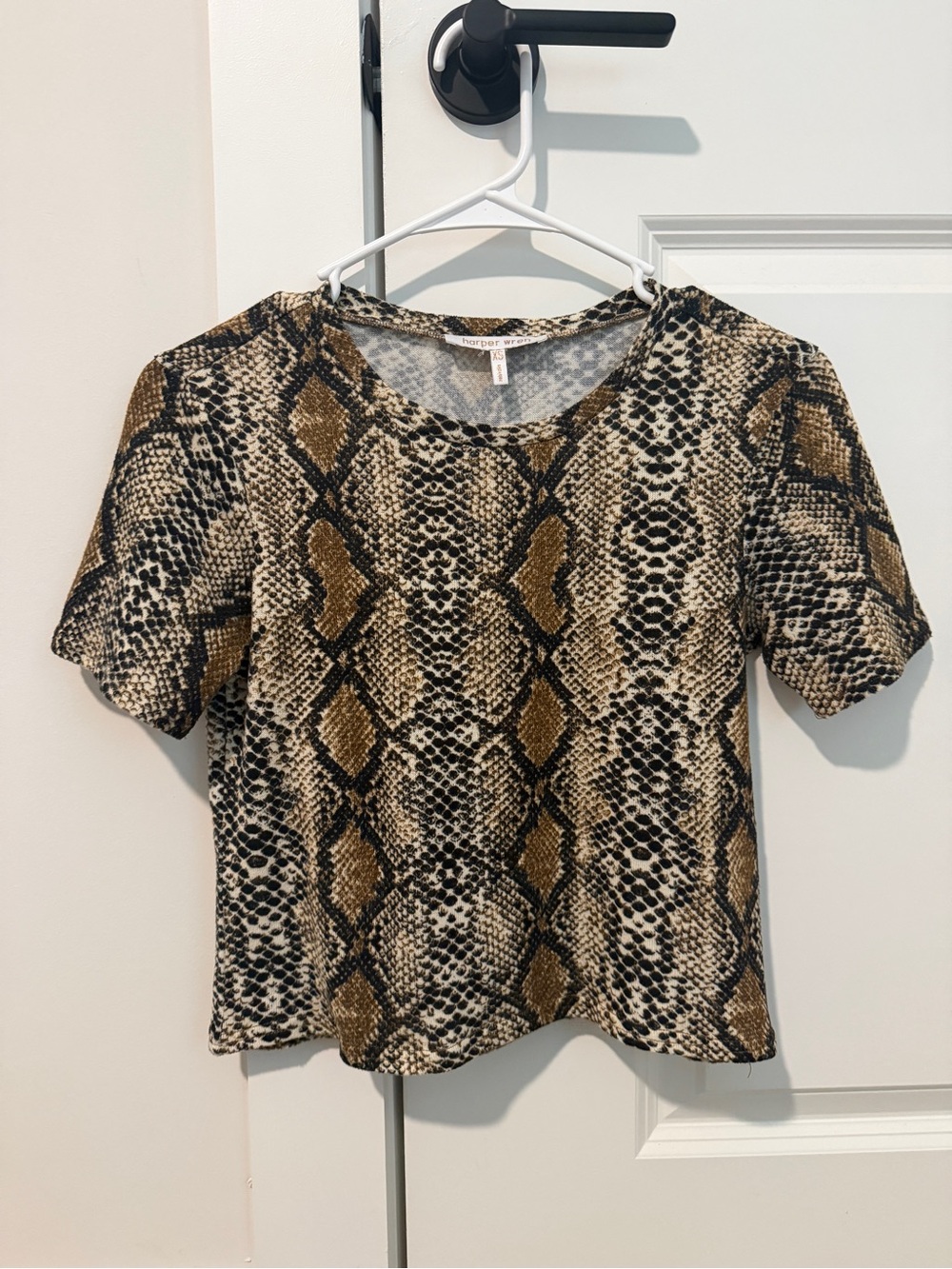 Harper wren Women's Brown Snake Print Short Sleeve Top